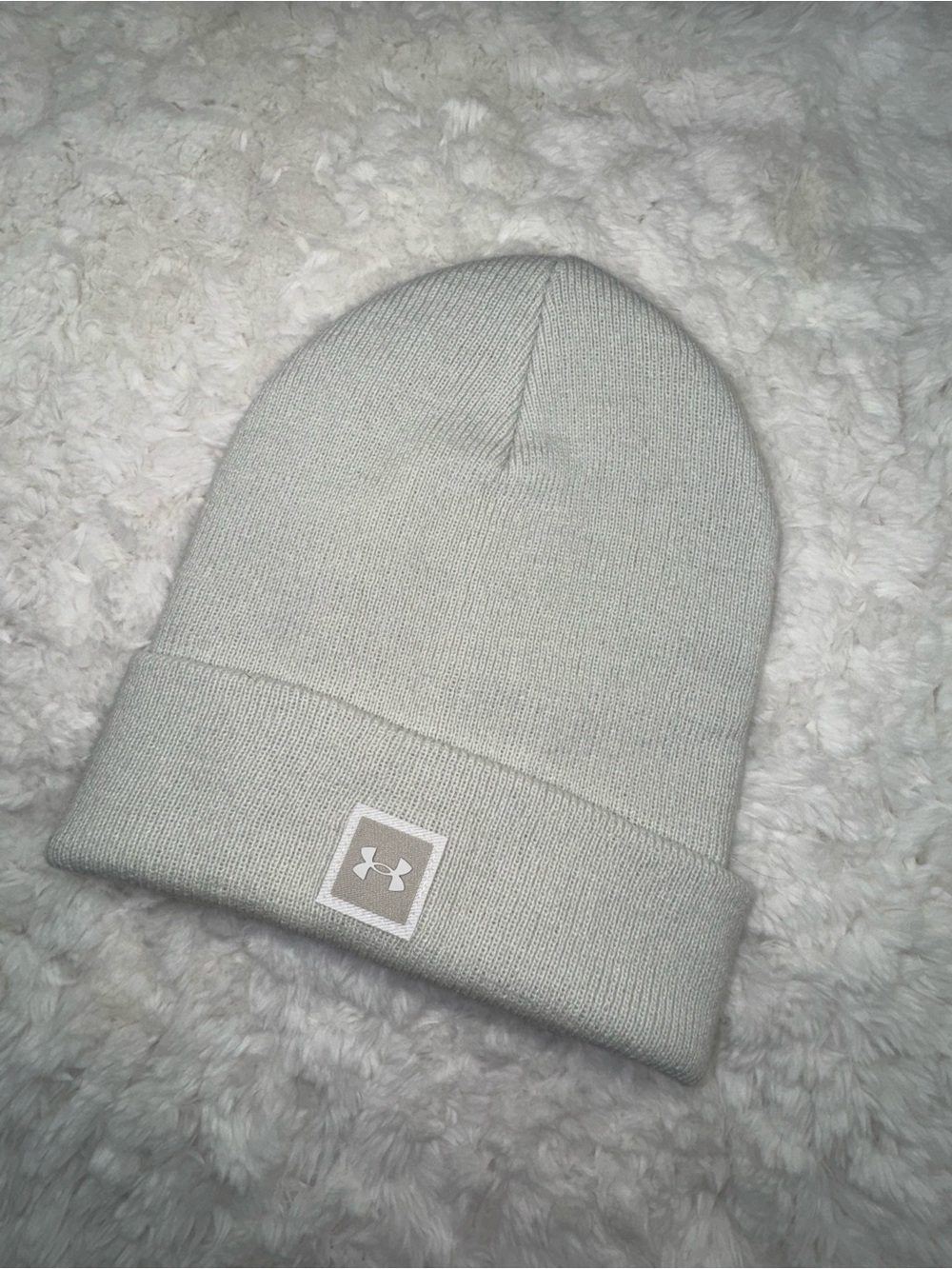 Under Armour Men’s Light Gray Cuffed Knit Beanie